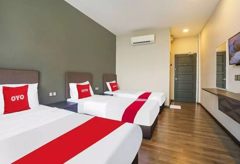 Oyo 90474 Skycity Motel