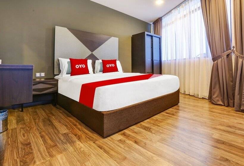 Oyo 90474 Skycity Motel