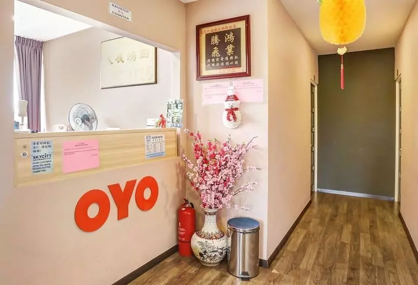 Oyo 90474 Skycity Motel