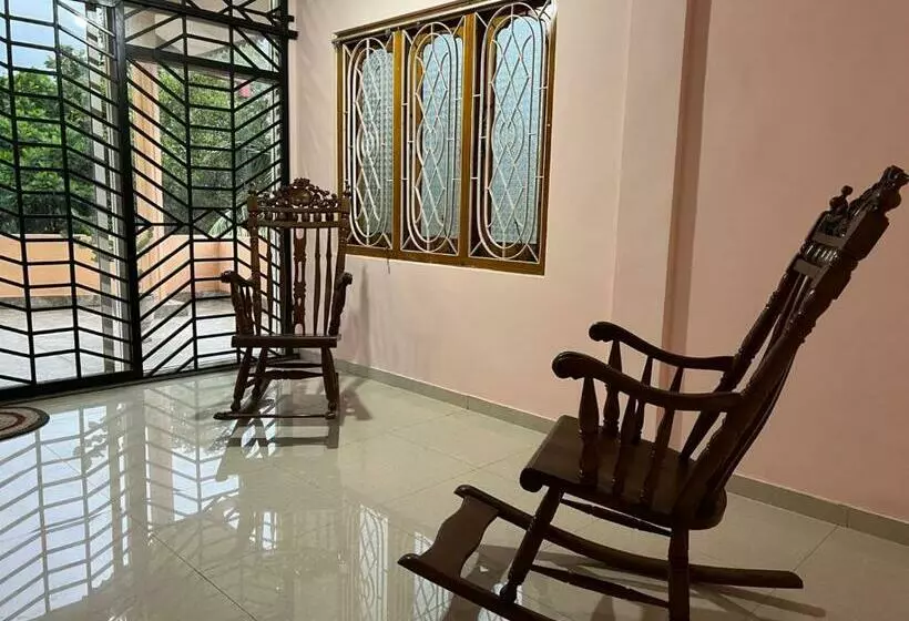 پانسیون Ashoka Villa