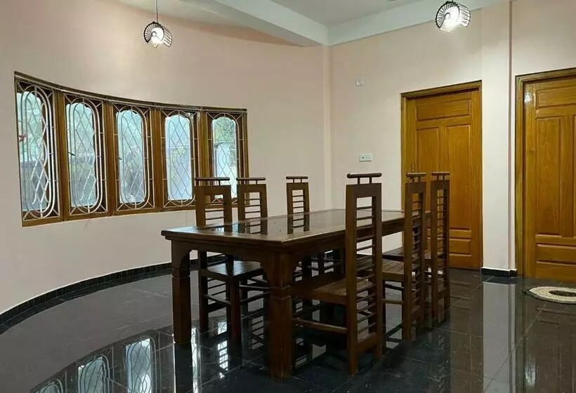 پانسیون Ashoka Villa