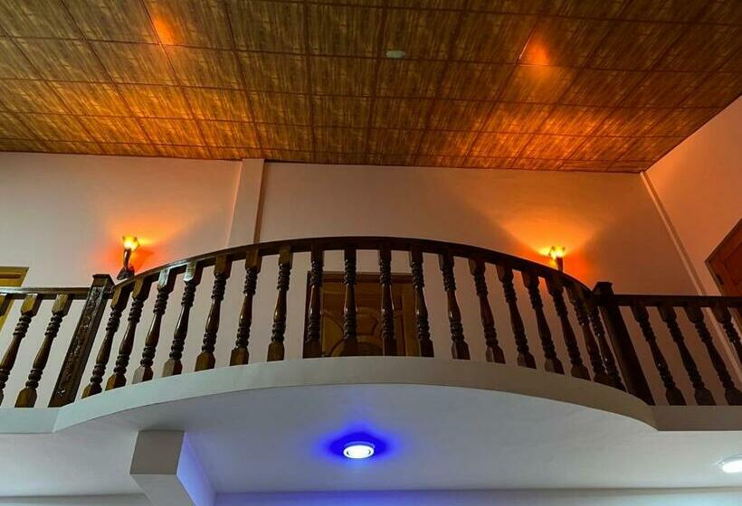 بنسيون Ashoka Villa