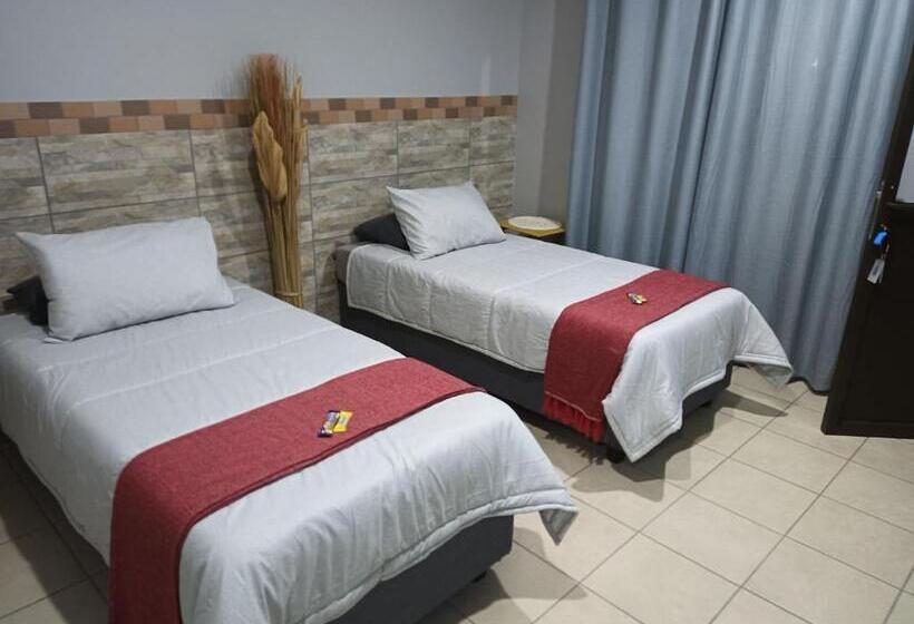 פנסיון Big D Accommodation & Guesthouse