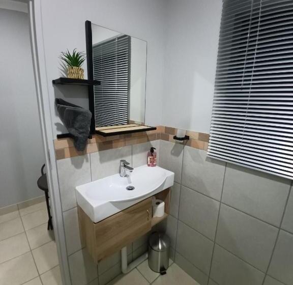 פנסיון Big D Accommodation & Guesthouse