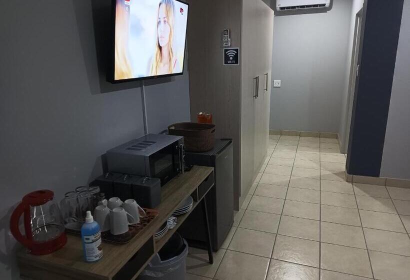 פנסיון Big D Accommodation & Guesthouse