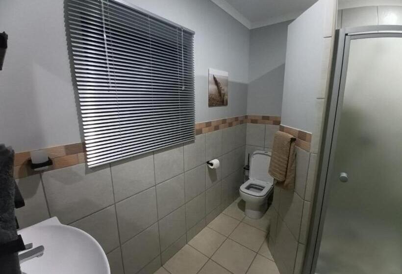 פנסיון Big D Accommodation & Guesthouse