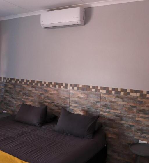 פנסיון Big D Accommodation & Guesthouse