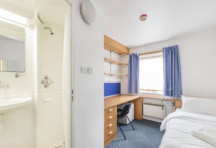 Vibrant Ensuite Rooms Hatfield Hostel