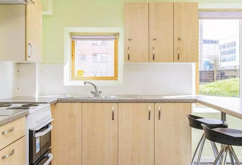 Vibrant Ensuite Rooms   Hatfield   Hostel