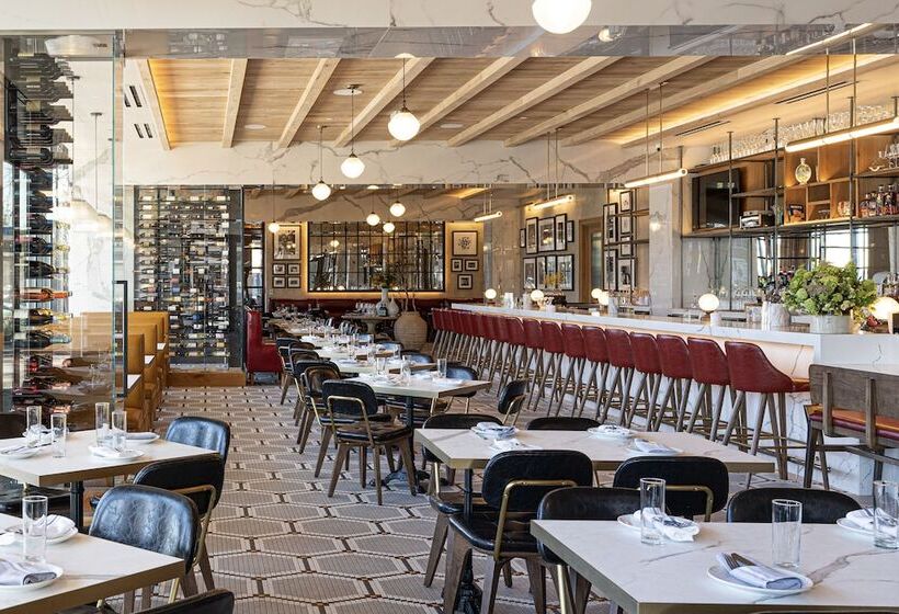 Cambria Hotel Boston Somerville