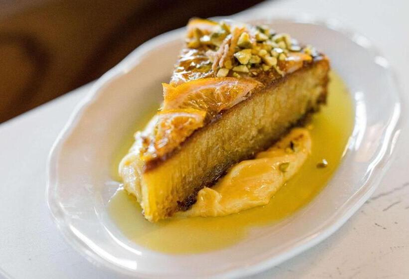 Cambria Hotel Boston Somerville