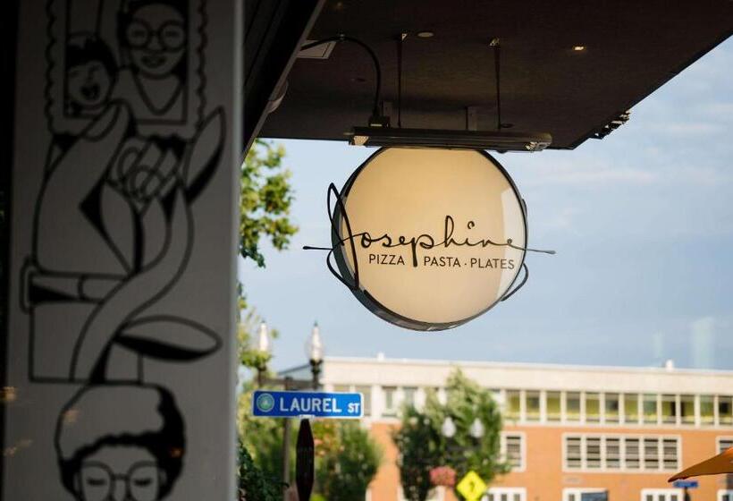 Cambria Hotel Boston Somerville