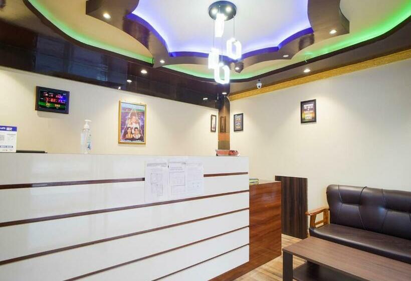 Fabhotel Roadside Inn