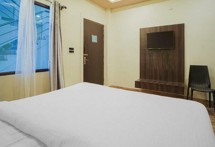 Fabhotel Roadside Inn