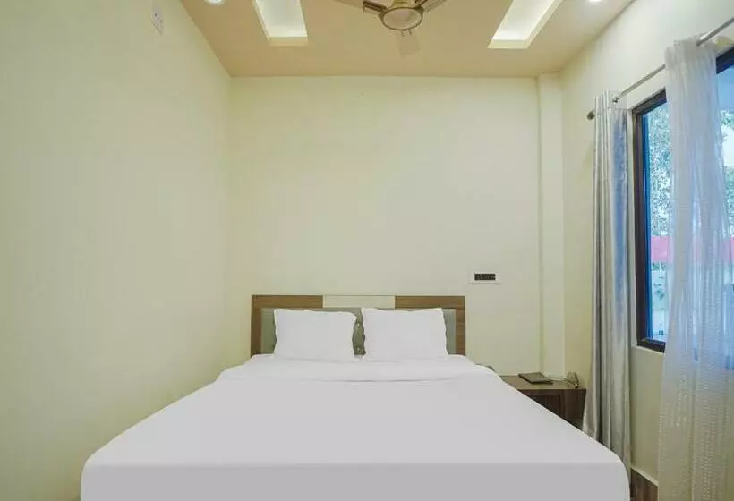Fabhotel Roadside Inn