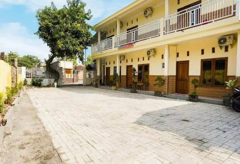 Hotelli Reddoorz Syariah Near Alun Alun Pasuruan