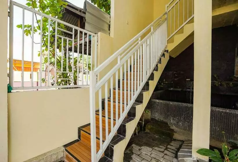 Hotelli Reddoorz Syariah Near Alun Alun Pasuruan