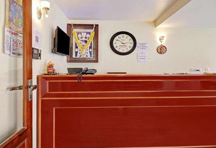 호텔 Treebo Aall Season