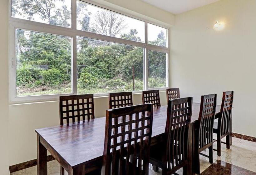 호텔 Treebo Aall Season