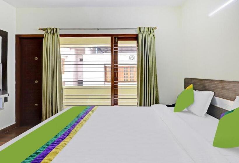 호텔 Treebo Aall Season