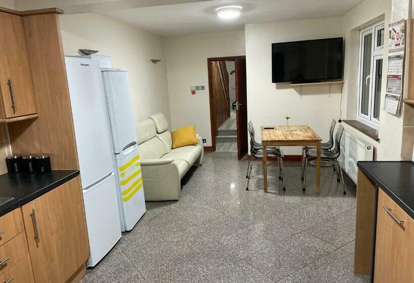 Пансион Plumstead Nky En Suite Apartments