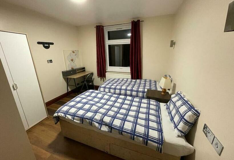 Пансион Plumstead Nky En Suite Apartments