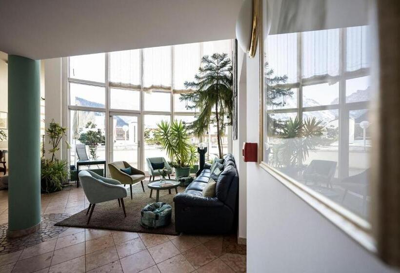 Residence Königswarte Strata