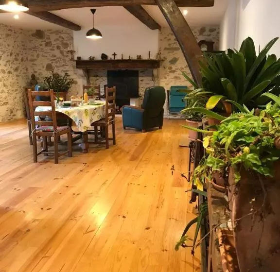 Aamiaismajoitus (B&B) Chambre D Hôte Aux Pivoines