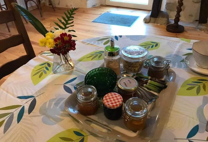 Aamiaismajoitus (B&B) Chambre D Hôte Aux Pivoines