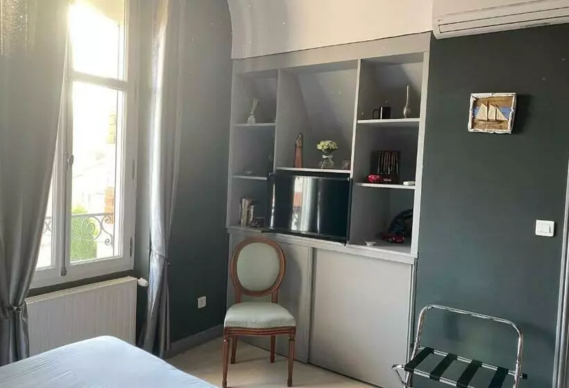 تختخواب و صبحانه Miramar Parc