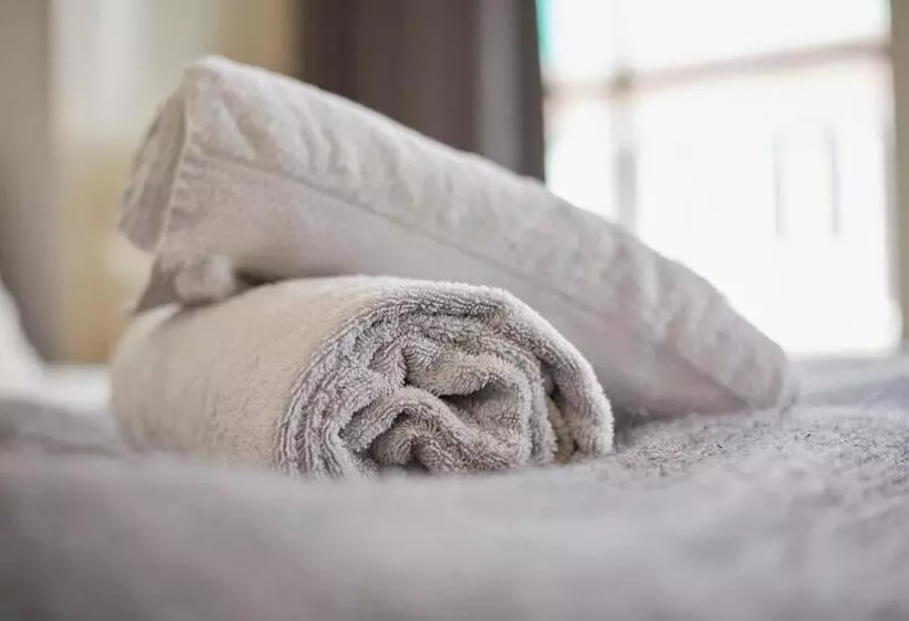 تختخواب و صبحانه Modern Canal House Loft   City Center