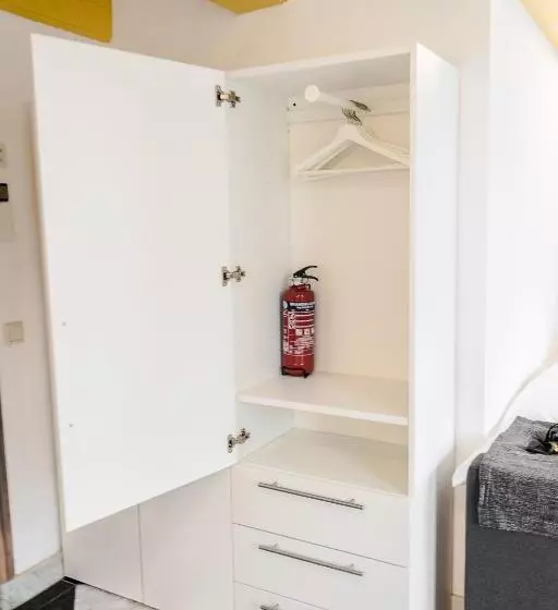 تختخواب و صبحانه Modern Canal House Loft   City Center