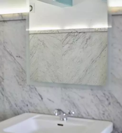 تختخواب و صبحانه Modern Canal House Loft   City Center