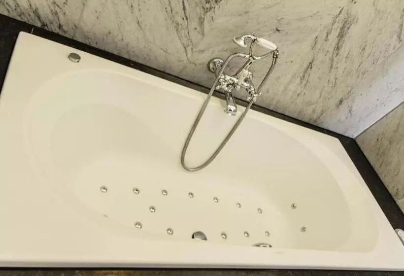 تختخواب و صبحانه Modern Canal House Loft   City Center