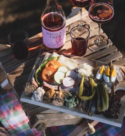 تختخواب و صبحانه Weingut Peter Grill