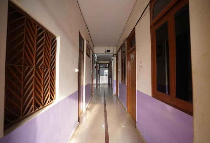 Отель Big Bell By Wb Inn