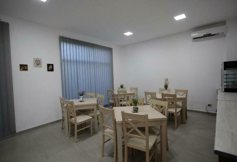 هتل Guest House Prague