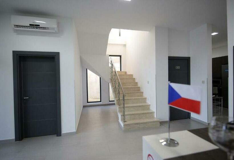 هتل Guest House Prague