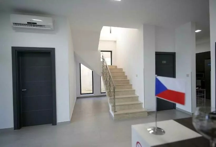 هتل Guest House Prague