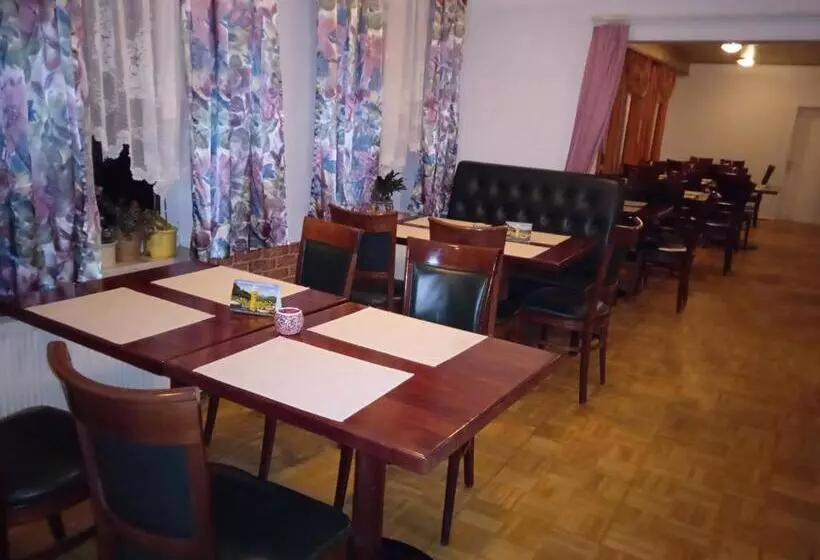 ホテル & Restaurant Zum Adlersberg