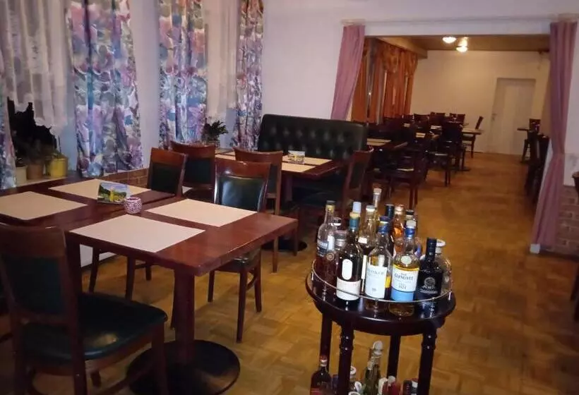 ホテル & Restaurant Zum Adlersberg