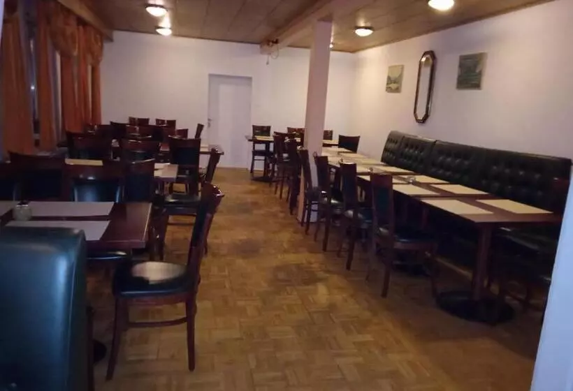 ホテル & Restaurant Zum Adlersberg