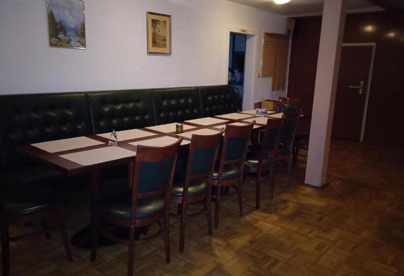 בית מלון כפרי & Restaurant Zum Adlersberg