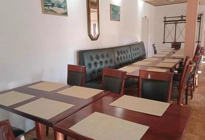 ホテル & Restaurant Zum Adlersberg