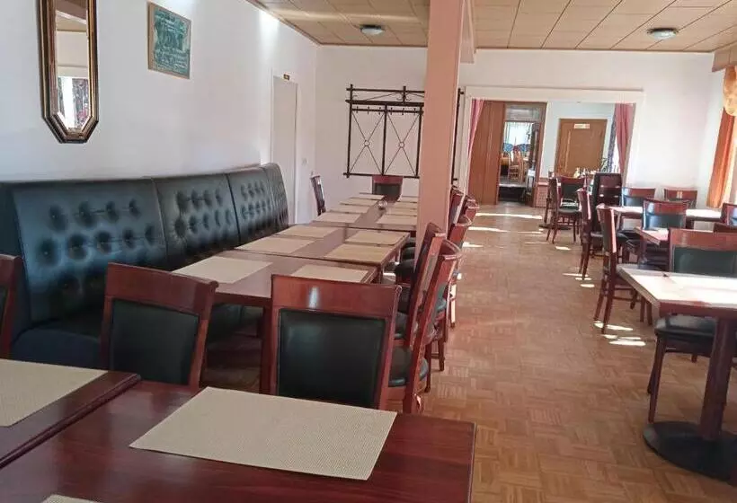 ホテル & Restaurant Zum Adlersberg