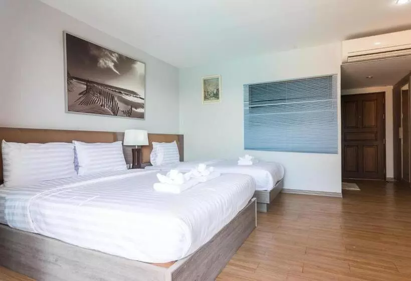 هتل The Earth Anthioch Khao Yai