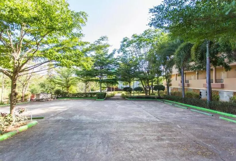 هتل The Earth Anthioch Khao Yai