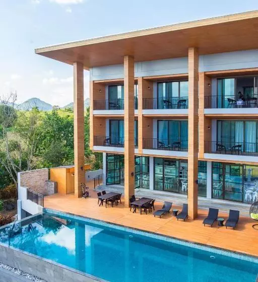 هتل The Earth Anthioch Khao Yai