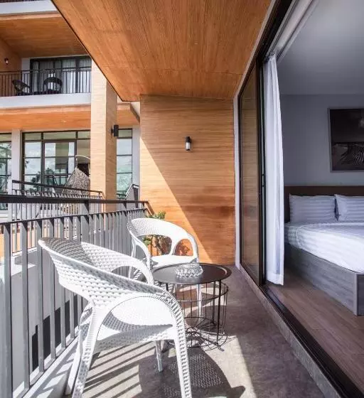 هتل The Earth Anthioch Khao Yai