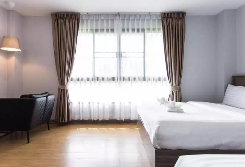 هتل The Earth Anthioch Khao Yai